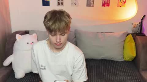 Arthur online show from May 27, 8:17 pm