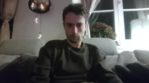 mew online show from May 15, 9:45 pm