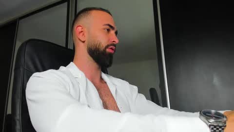 MichaelEvansx online show from March 5, 10:01 pm