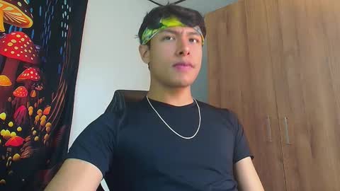 Snapshot of michaelstones chatting on February 11, 2:46 pm michaelstones online show from February 11, 2:46 pm