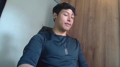 Snapshot of michaelstones chatting on February 23, 3:58 pm michaelstones online show from February 23, 3:58 pm