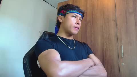 Snapshot of michaelstones chatting on January 2, 2:02 pm michaelstones online show from January 2, 2:02 pm