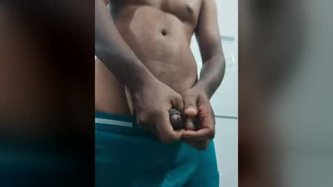 MidnightFlirtX online show from April 30, 4:52 am