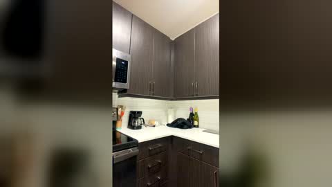 midnightvoid18 online show from January 18, 8:16 am