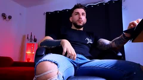 MightyAaron online show from October 26, 8:16 am