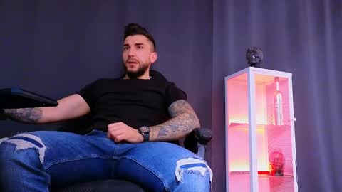 Snapshot of mightyaaron chatting on March 1, 2:37 am MightyAaron online show from March 1, 2:37 am