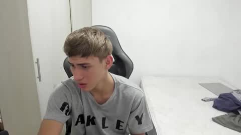 Miguel Hernandez online show from December 3, 1:33 am