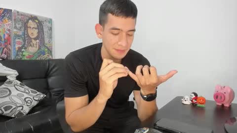 mike3xxx online show from November 25, 5:31 am