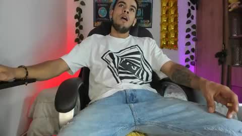 mikee_scooth online show from February 5, 6:48 pm