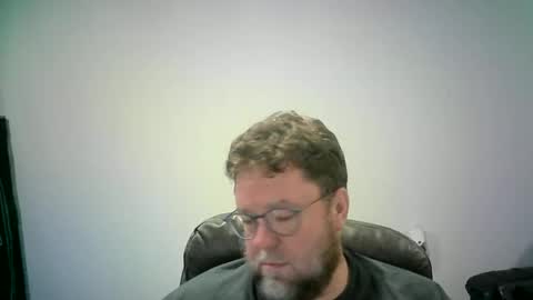 Mr. Happy online show from November 6, 6:27 am