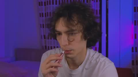 MitchelKors online show from March 23, 1:00 am