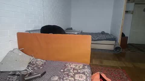 shy athlete online show from February 1, 6:21 am