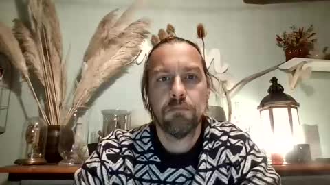 Julien online show from December 22, 8:13 pm