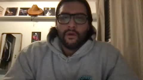 molten_escargot online show from December 4, 1:58 am