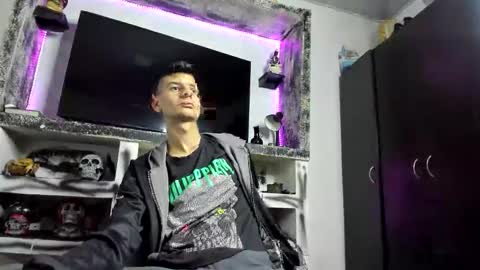 nicolas online show from March 17, 1:53 am