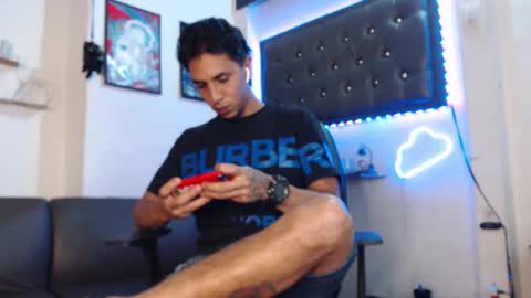 simon dice online show from February 24, 4:05 am