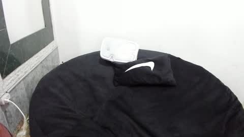 monkeyd_66 online show from February 4, 8:02 am