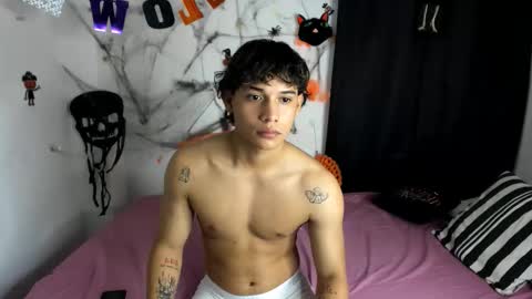 Snapshot of montes_juan chatting on October 16, 7:22 pm montes_juan online show from October 16, 7:22 pm