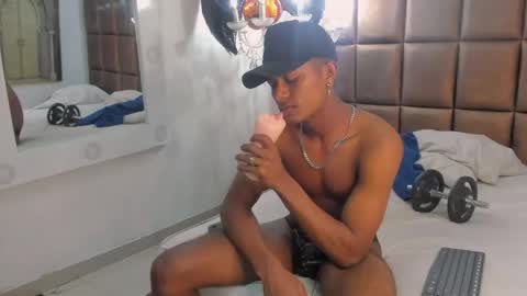 Mmorenito online show from October 8, 11:42 pm