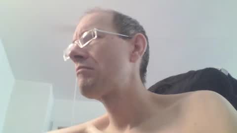 Snapshot of moviem1978 chatting on February 26, 11:41 am Frederik online show from February 26, 11:41 am