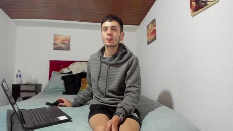 Snapshot of mr_andresr chatting on January 17, 3:45 am Andy online show from January 17, 3:45 am