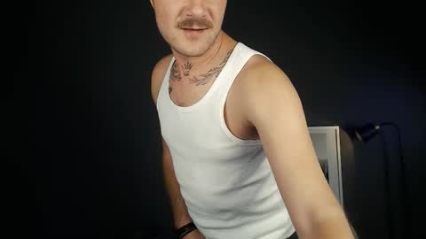 Snapshot of mr_at chatting on September 19, 7:42 am Artur online show from September 19, 7:42 am