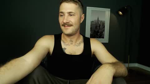 Snapshot of mr_at chatting on October 14, 7:59 am Artur online show from October 14, 7:59 am
