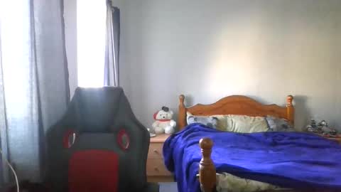 mr_i_ online show from May 27, 6:54 am