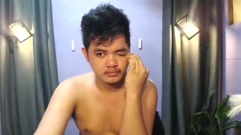 Snapshot of mr_olivercummerx chatting on October 20, 2:15 am oliver online show from October 20, 2:15 am
