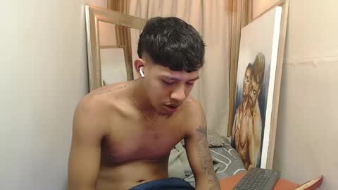 mr_stiven_ online show from December 14, 3:46 am