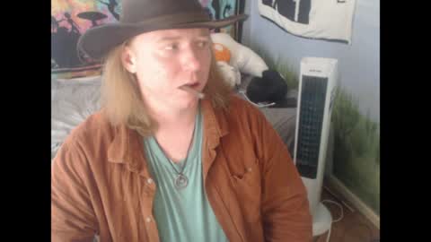 mr_strawberry online show from March 28, 6:19 pm