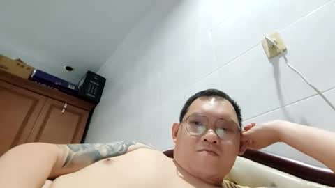 Snapshot of mr_thick89 chatting on October 3, 2:44 pm mr_thick89 online show from October 3, 2:44 pm