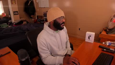 Snapshot of mrchuckdailyxxx chatting on December 23, 1:24 pm Chuck Daily online show from December 23, 1:24 pm