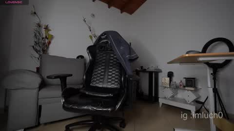 Luis    Instagram   online show from February 1, 9:02 pm