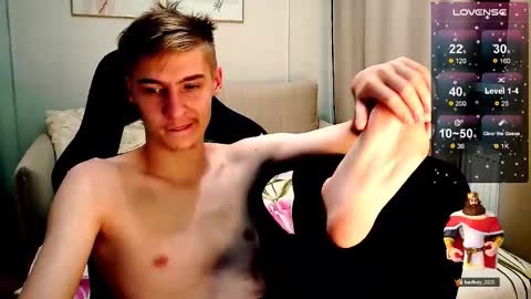 Adam online show from October 29, 9:29 pm