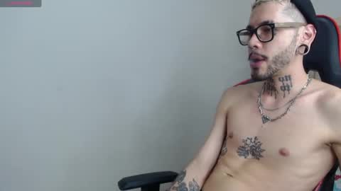 Snapshot of murdockh chatting on January 25, 6:23 am murdok online show from January 25, 6:23 am