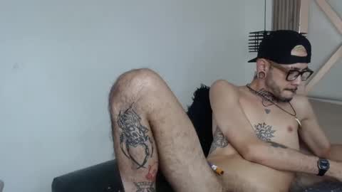 Snapshot of murdockh chatting on March 7, 5:18 am murdok online show from March 7, 5:18 am