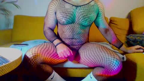 Snapshot of muscbttmbitch chatting on October 31, 1:58 pm muscbttmbitch online show from October 31, 1:58 pm