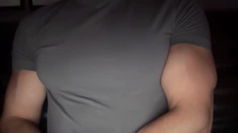 Snapshot of musclehair3 chatting on October 20, 8:35 pm musclehair3 online show from October 20, 8:35 pm