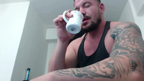 MuscleMonster31 online show from December 5, 4:20 am