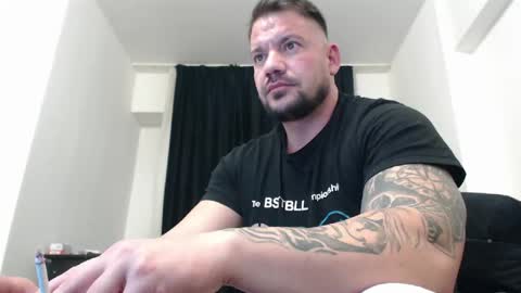 MuscleMonster31 online show from January 8, 3:50 pm