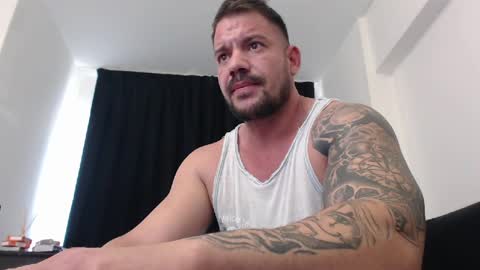 MuscleMonster31 online show from December 17, 9:50 am