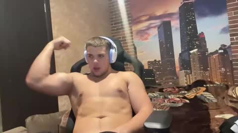 Snapshot of musclephantom chatting on October 19, 8:01 pm Egor online show from October 19, 8:01 pm