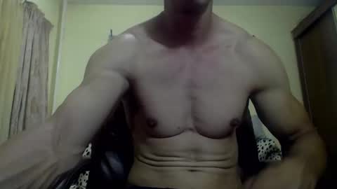 Snapshot of musculargod chatting on September 13, 8:43 pm SexyMuscled online show from September 13, 8:43 pm