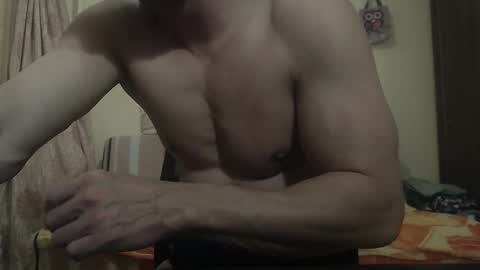 Snapshot of musculargod chatting on March 5, 11:27 pm SexyMuscled online show from March 5, 11:27 pm
