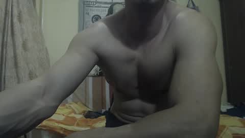 Snapshot of musculargod chatting on January 14, 11:05 pm SexyMuscled online show from January 14, 11:05 pm