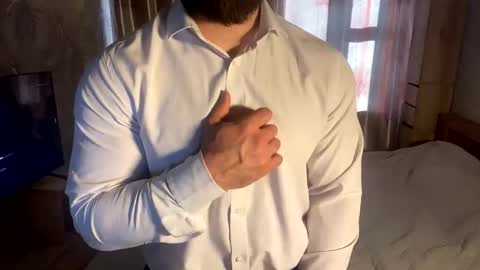 muscularjuggler online show from April 2, 1:36 am