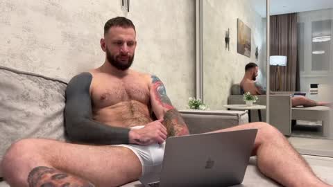 Snapshot of mynameismartin chatting on January 5, 2:52 pm mynameismartin online show from January 5, 2:52 pm