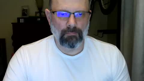 Just hanging out - No pressure online show from April 10, 4:41 am