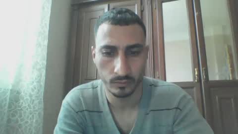 Snapshot of nadirff16 chatting on February 10, 1:01 pm V online show from February 10, 1:01 pm